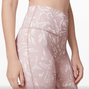 NWOT Lululemon Wunder Under 28 inch, high rise
